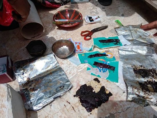 القبض على مروج مخدرات بعد تفتيش منزله في المكلا