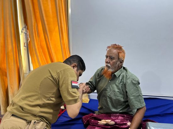 رئيس انتقالي حضرموت يطمئن على المناضل صالح الجريري