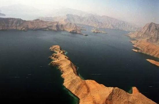 الولايات المتحدة تدعو الصين للضغط على إيران بشأن مضيق هرمز