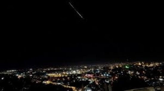 إيران تطلق موجتين من الصواريخ باتجاه إسرائيل
