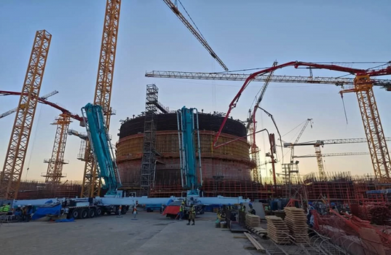 السيسي يتابع تطورات مشروع المحطة النووية بالضبعة