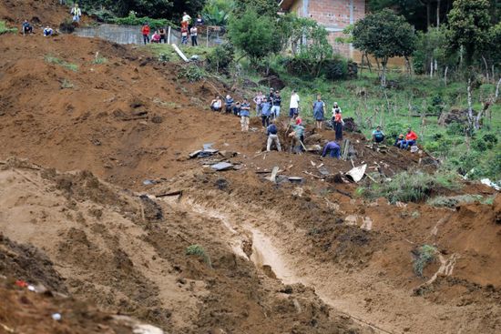 مقتل 10 على الأقل في انهيار أرضي بكولومبيا