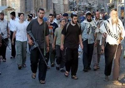 مستوطنون يحرقون منازل شرق رام الله 