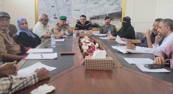 المكتب التنفيذي لمديرية المنصورة يناقش تقارير أداء المكاتب الخدمية