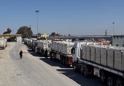 مسؤول: إسرائيل توقف مساعدات غزة