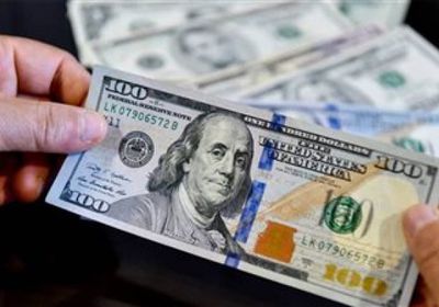 إنفاق المستهلكين الأمريكيين ينخفض على غير المتوقع في مايو