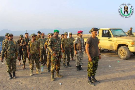 قيادة الحزام الأمني تكرم أفراد نقطة شقرة عرفانا بجهودهم