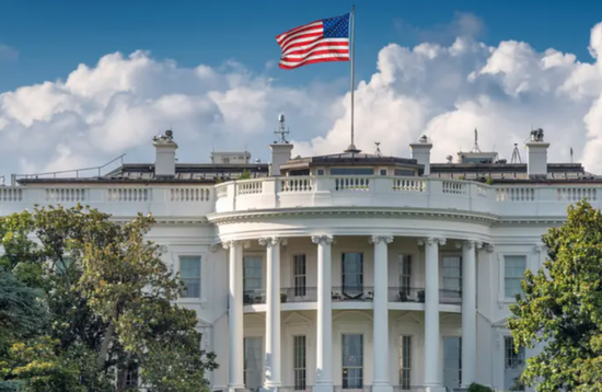 البيت الأبيض: سياسات ترامب تقلص عجز الموازنة بتريليونات الدولارات