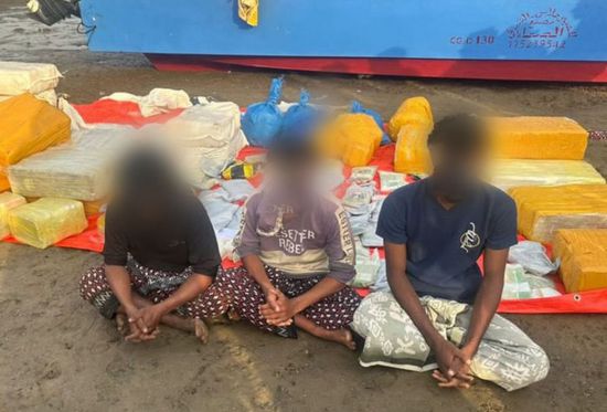 ضبط قارب يحمل نصف طن حشيش في ساحل المضاربة ورأس العارة