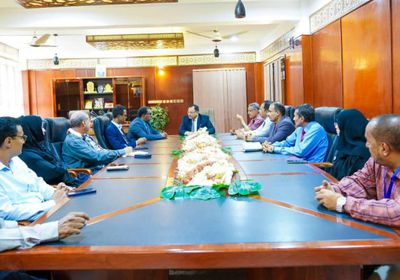 السقطري يكرم ممثل منظمة فاو على جهوده بخدمة القطاع الزراعي