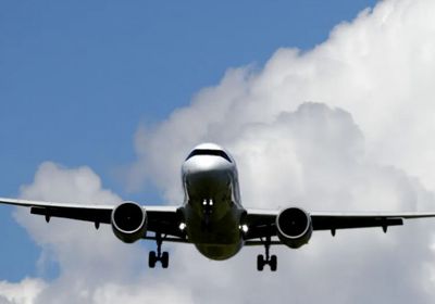 السلطات الإيرانية تعلن إعادة فتح مجالها الجوي جزئياً