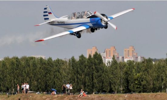 مصرع 4 أشخاص جراء تحطم طائرة خفيفة في موسكو