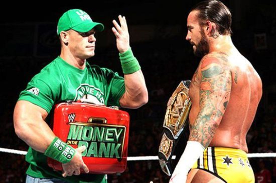 سينا ينتصر على سي إم بانك ويحتفظ بلقب WWE