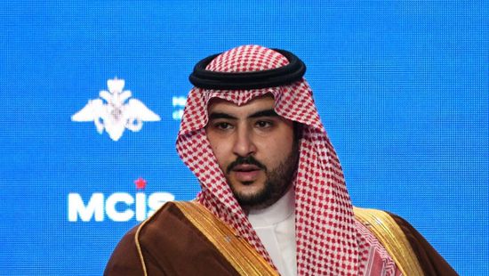 وزير الدفاع السعودي يتلقى اتصالًا هاتفيًا من رئيس الأركان الإيراني