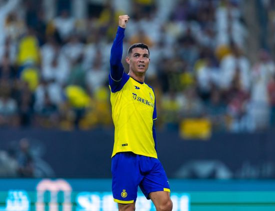 رونالدو يشيد بالدوري السعودي
