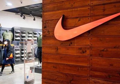 انخفاض أرباح "نايكي" الفصلية وسط إعادة هيكلة الأعمال