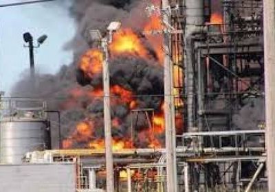 تصاعد دخان من مصفاة تبريز الإيرانية نتيجة انفجار خزان نيتروجين