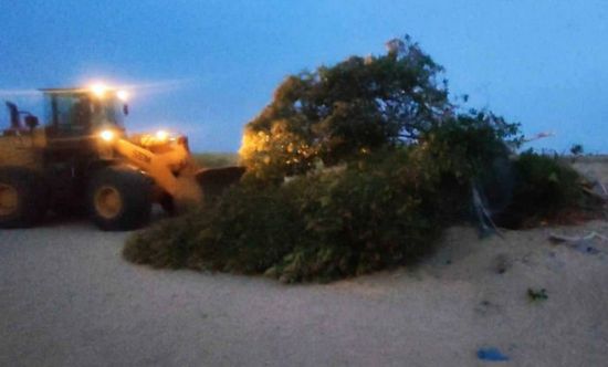 إزالة العشوائيات من أرض المرحلة الثانية لمشروع الطاقة الشمسية بعدن