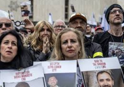    عائلات الأسرى تطالب نتنياهو باستعادة الرهائن