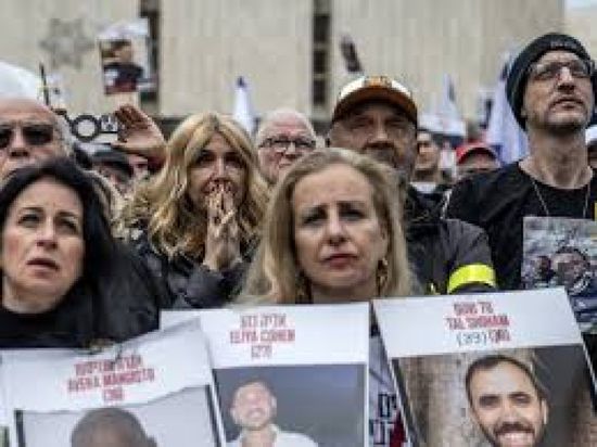    عائلات الأسرى تطالب نتنياهو باستعادة الرهائن
