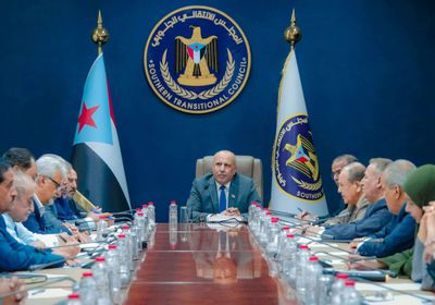 رئاسة الانتقالي: الإصلاح الاقتصاد يتطلب تصدير النفط والاستقرار المالي