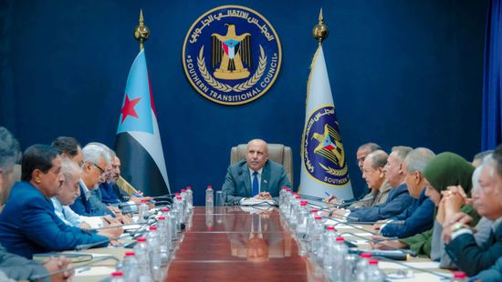 رئاسة الانتقالي: الإصلاح الاقتصاد يتطلب تصدير النفط والاستقرار المالي