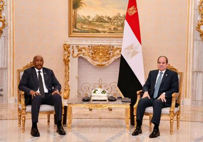 السيسي يستقبل رئيس مجلس السيادة السوداني