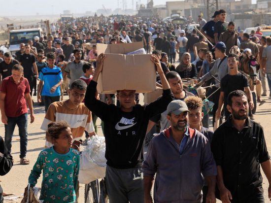 إسرائيل تُقر بتعرض فلسطينيين للأذى بمراكز توزيع المساعدات