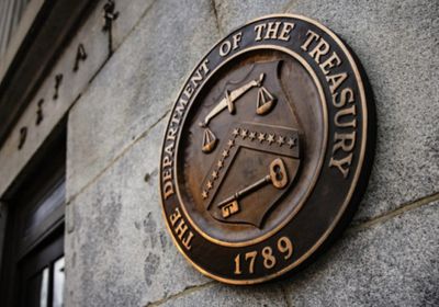 الخزانة الأمريكية ترفع 518 فردًا وكيانًا سوريًا من العقوبات