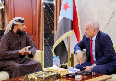 الكثيري يطلع على جهود وزارة الأوقاف لتوحيد الخطاب الديني