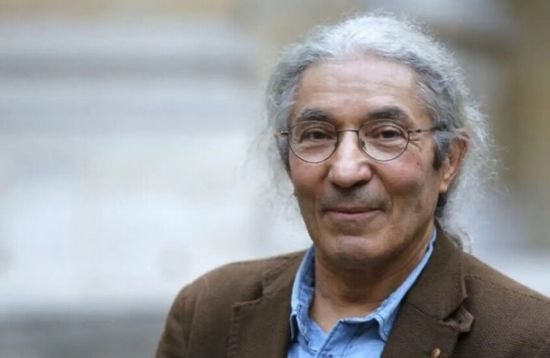 الحكومة الفرنسية تدعو الجزائر للعفو عن الروائي صنصال