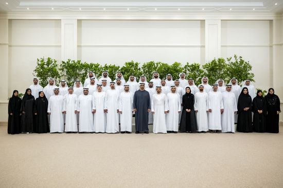 محمد بن زايد يستقبل وفد مكتب شؤون حجاج الإمارات في قصر البحر