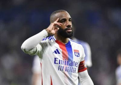 المهاجم لاكازيت ينضم إلى نيوم الصاعد حديثًا للدوري السعودي