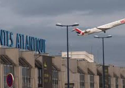 فرنسا تطلب من شركات الطيران تقليص رحلاتها