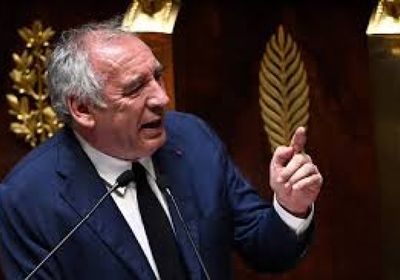 رئيس الوزراء الفرنسي ينجو من تصويت لحجب الثقة