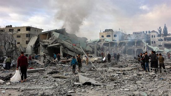 الدفاع المدني يعلن مقتل 14 فلسطينيًا بغارات إسرائيلية في غزة