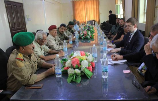 وفد أممي يلتقي قيادات الضالع بعد فتح طريق مريس-صنعاء