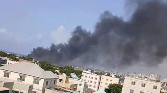 مقتل 3 أشخاص إثر تحطم مروحية عسكرية للاتحاد الأفريقي بمطار مقديشو