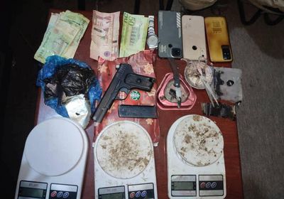 القبض على عصابة مسلحة تروج الحشيش في فوة