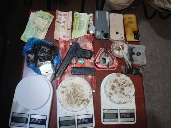 القبض على عصابة مسلحة تروج الحشيش في فوة
