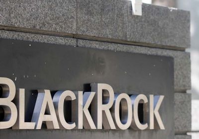 صندوق بيتكوين لـ"بلاك روك" يتفوق على مؤشر "إس آند بي 500"