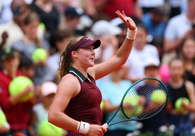 أنيسيموفا تتعهد برفع مستواها بعد تقدمها في ويمبلدون