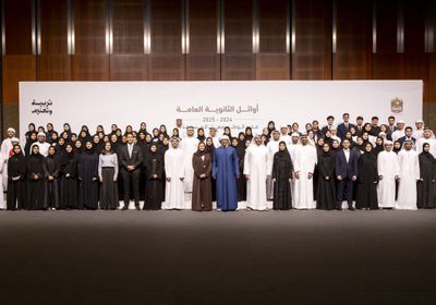 عبدالله بن زايد: أوائل الثانوية العامة مصدر فخر واعتزاز