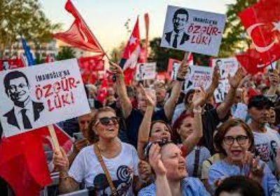 الادعاء التركي يضيف تهمة تزوير لرئيس بلدية إسطنبول المسجون