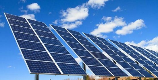 أسهم شركات الطاقة الشمسية الأمريكية تقفز بعد إلغاء ضريبة الإنتاج
