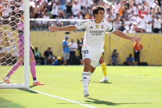 جارسيا يفتتح التسجيل لريال مدريد في شباك دورتموند