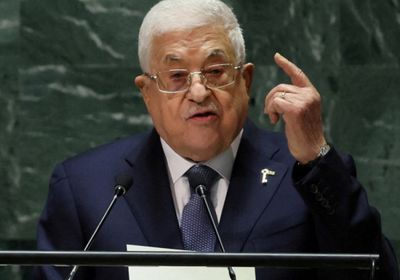 محمود عباس يقلص مهام سفير فلسطين بلبنان