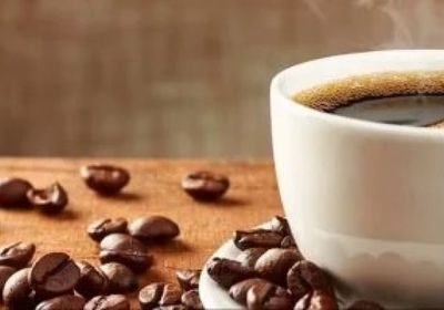 تراجع أسعار القهوة عالميًا مع توقعات حصاد برازيلي أسرع