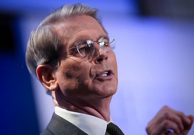 وزير الخزانة الأمريكي: على ماسك الابتعاد عن السياسة