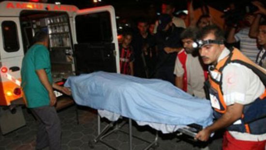 مقتل فلسطينيين وإصابة آخرين بقصف إسرائيلي بمخيم البريج